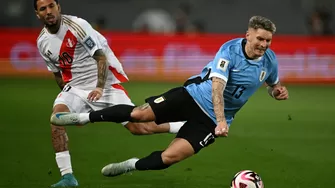 Jugadores uruguayos niegan 'camita' a Marcelo Bielsa en la selección, tras derrota ante Perú. | Foto: AFP