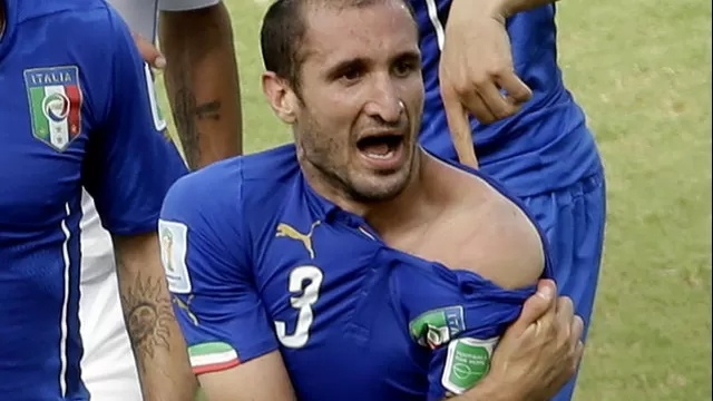 La camiseta de Chiellini mordida por Suárez será sorteada