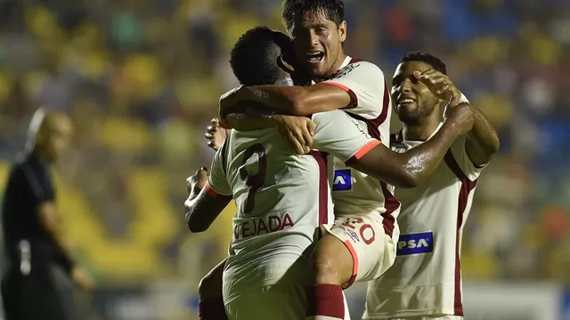 Universitario ganó 3-1 a Capiatá en su debut en la Copa Libertadores