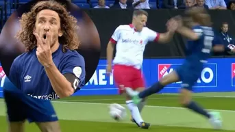 Carles Puyol y el terrible planchazo a Phil Neville en juego amistoso