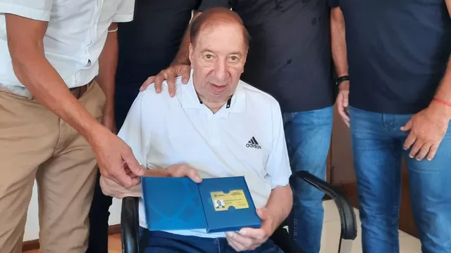 Carlos Bilardo recibió Licencia Honorífica de DT por parte de la Conmebol