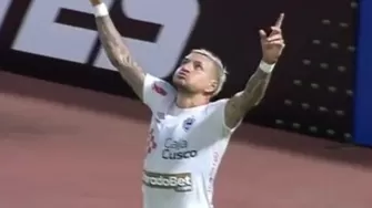 Carlos Garcés anotó para Cienciano antes que termine el primer tiempo / Captura / DirecTV
