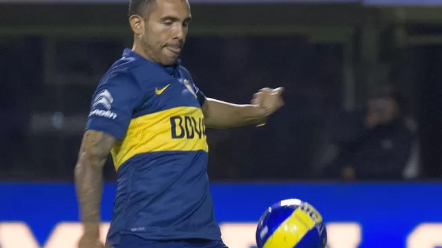 Carlos Tévez y un genial &#39;sombrerito&#39; en su reestreno con Boca Juniors