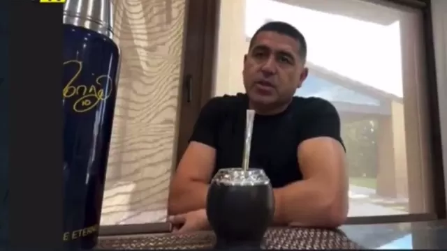 El ahora vicepresidente de Boca Juniors, Juan Román Riquelmes, mantuvo una charla con exjugadores del Villarreal. | Video: Twitter