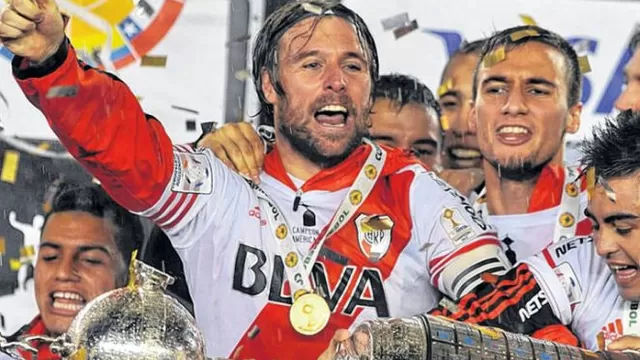 Cavenaghi anunció que deja River Plate tras ganar la Copa Libertadores