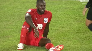 Cecilio Waterman quedó afectado en el encuentro por eliminatorias jugando por la selección de Panamá / Captura TVMAX