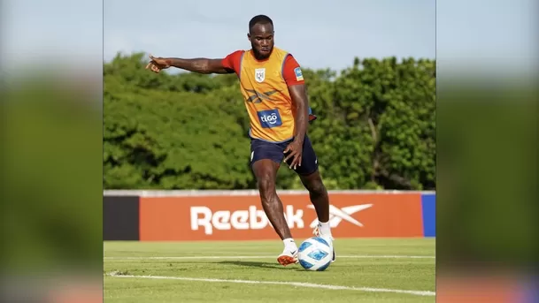 Cecilio Waterman ya entrena con la Selección de Panamá / Foto: @COSPanama