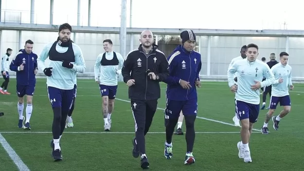 Celta de Vigo de Renato Tapia presenta nuevos positivos en el regreso a los entrenamientos
