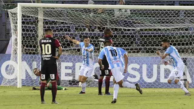 UTC cayó 3-1 ante Cerro en Uruguay y quedó eliminado de la Copa Sudamericana | Foto: AFP.