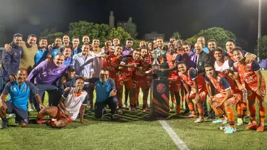 Universidad César Vallejo culminó su gira en Uruguay y obtuvieron el Trofeo Sebastián Abreu / Foto: U. César Vallejo 