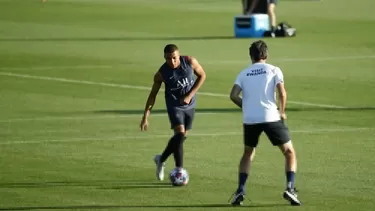 Es incierto si el atacante del PSG llegará al duelo frente al Atalanta en Portugal. | Foto: L&#39;Equipé