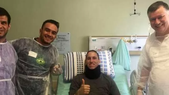 Chapecoense: Jackson Follmann fue sometido a nueva cirugía en Brasil