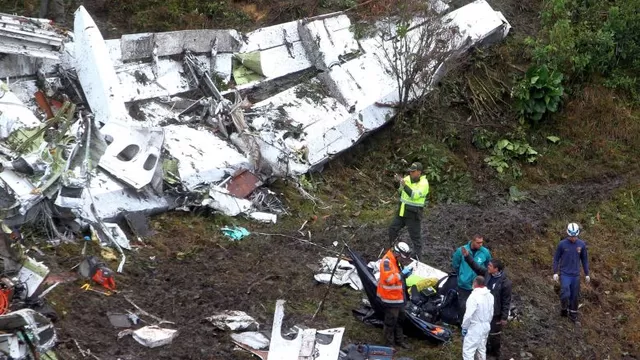 Chapecoense: el rescate del avión siniestrado en Colombia en fotos-foto-3
