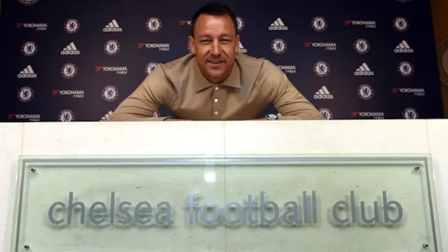Chelsea confirmó que el defensor John Terry renovó una temporada más