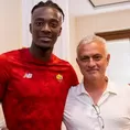 Chelsea traspasó al delantero Tammy Abraham a la Roma de Mourinho