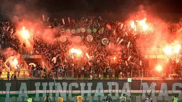 Las barras chilenas aseguraron que &amp;quot;no dejar&amp;aacute;n que ning&amp;uacute;n jugador toque la cancha&amp;quot; | Foto: Agencia Uno.