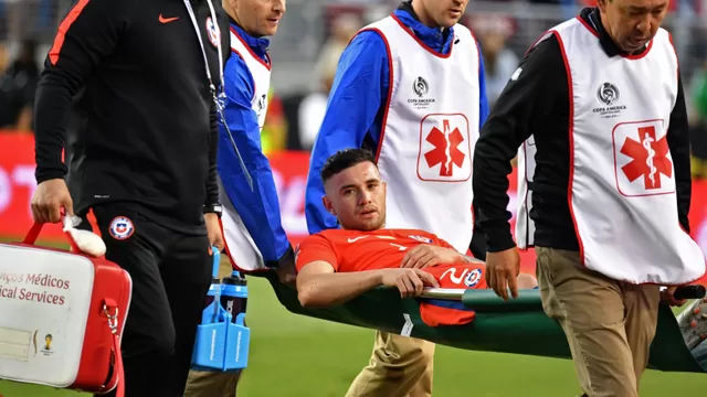 Chile: Eugenio Mena se desgarró y le dice adiós a la Copa América