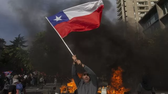 Chile seguirá sin fútbol | Foto: AFP.