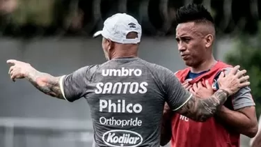 Cueva salió por la puerta falsa del Santos. | Foto: Santos