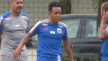 Christian Cueva viene entrenando con la reserva del Santos. | Foto: Globoesporte