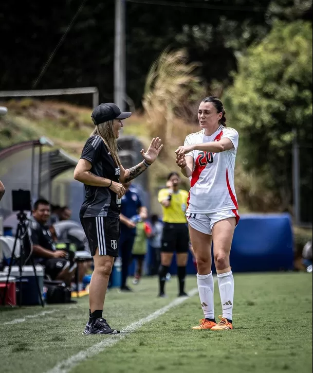 Claudia Cagnina durante uno de los amistosos ante Costa Rica. | Foto: @claudiacagnina