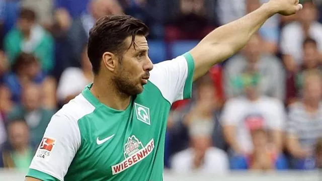 Claudio Pizarro anotó su primer gol en la temporada con Werder Bremen | Foto: AFP.