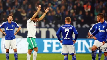 Pizarro recibi&amp;oacute; la ovaci&amp;oacute;n del aficionado del Werder Bremen.