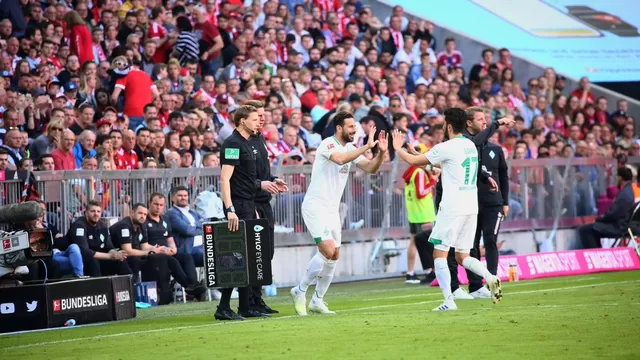 Pizarro recibi&amp;oacute; los aplausos de las cuatro tribunas del estadio del Bayern Munich. | Foto: Werder Bremen