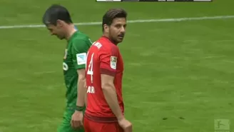 Claudio Pizarro presente en la caída del Bayern Munich ante Augsburgo