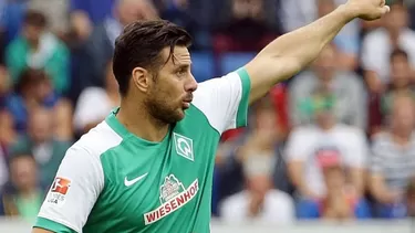 Claudio Pizarro entró por Aron Johannsson