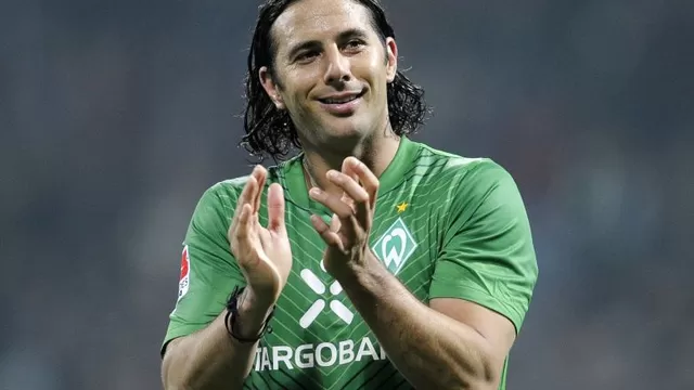 Claudio Pizarro cerca de cerrar su vuelta al Werder Bremen (Foto: AFP)
