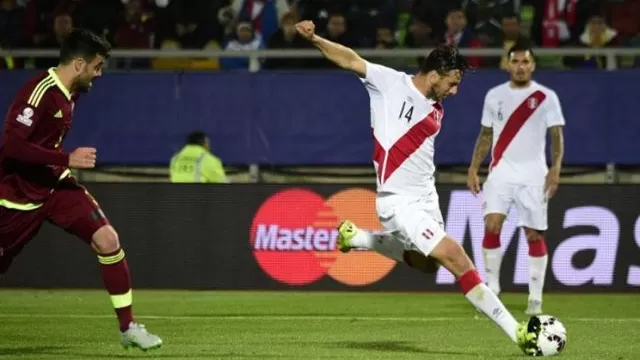 Claudio Pizarro y su gol ante Venezuela a ras de cancha