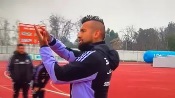 Arturo Vidal realizó un polémico gesto a los hinchas de O'Higgins
