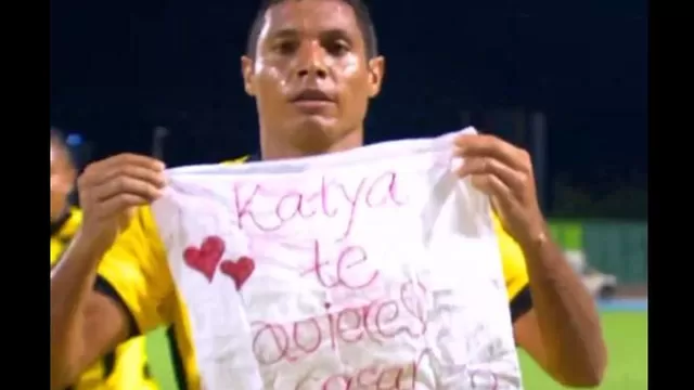 Colombia: ex San Martín propuso matrimonio en celebración de gol