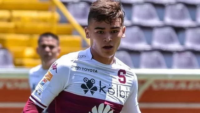 Manfred Ugalde, delantero costarricense de 18 años. | Foto: Wikipedia/Video: YouTube