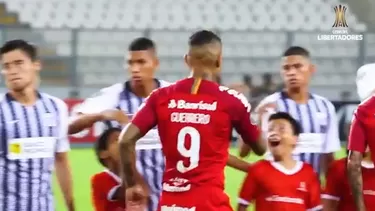 Paolo Guerrero, &amp;iacute;dolo de los ni&amp;ntilde;os en el Per&amp;uacute;. | Foto: Conmebol Libertadores.