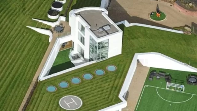 Conozca la nueva casa bajo tierra de Balotelli valorada en 8 millones de dólares-foto-1