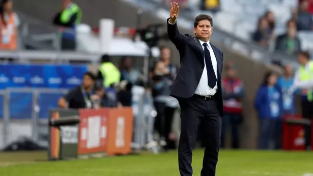 El entrenador Eduardo Villegas respondió tras al eliminación boliviana. | Foto: EFE