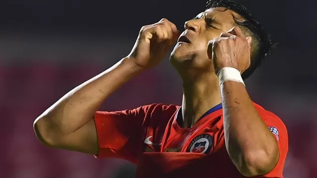 Alexis Sánchez sufrió esguince en tobillo en el triunfo de Chile sobre Ecuador