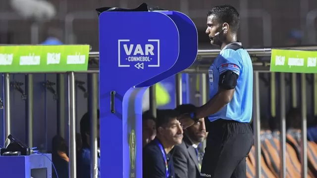El VAR fue protagonista en la primera fase de la Copa América Brasil 2019. | Foto: AFP