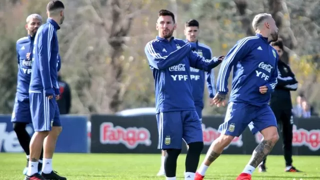 Messi ya entrena bajo las órdenes de Scaloni de cara a la Copa América 2019. | Foto: Selección argentina.