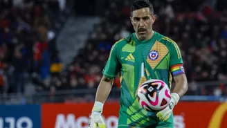 Claudio Bravo salió adolorido en amistoso contra Paraguay / Foto: La Cuarta / Video: Chilevisión