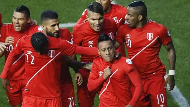 Perú comenzó ganando, pero cayó sobre el final. (Foto: EFE)
