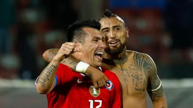 Copa América: Vidal y Medel se exponen a multa de Conmebol por romper la &#39;burbuja&#39; de Chile