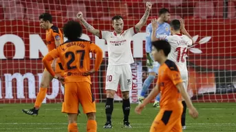Rakitic marcó golazo de 'sombrerito' en el 3-0 de Sevilla al Valencia