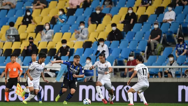 Volvieron los hinchas al fútbol de Corea del Sur. | Foto: AFP/Video: K-League