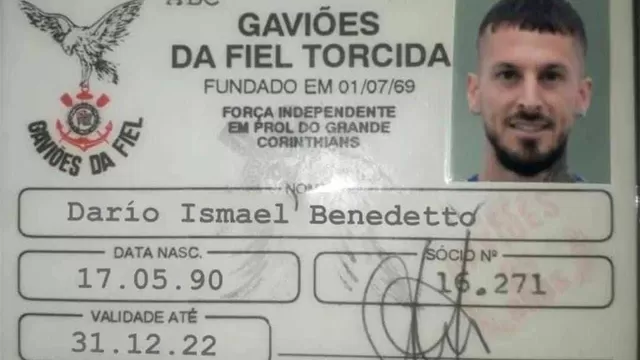 Corinthians se burla de Darío Benedetto: Le hizo un carnet de socio