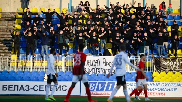 La liga bielorrusa continúa con hinchas en las tribunas | Foto: Getty Images.