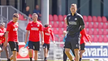 En fin de semana, El PSV Eindhoven saltó al campo a pesar de que ocho de sus jugadores habían dado positivo por COVID-19 | Foto: Getty Images.