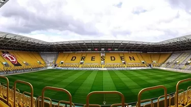 Dynamo Dresden disputa la segunda división en Alemania. | Foto: Instagram